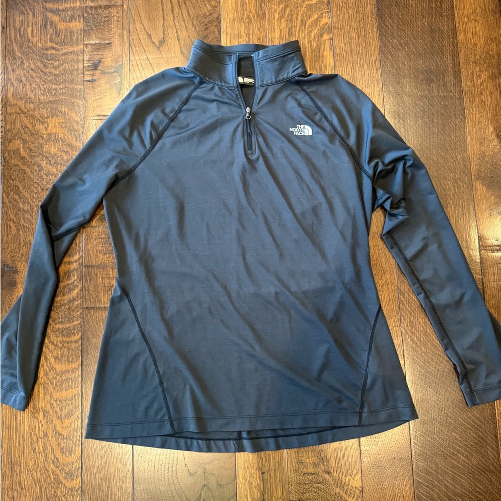 The Northface Lightweight Quarter Zip Long Sleeve